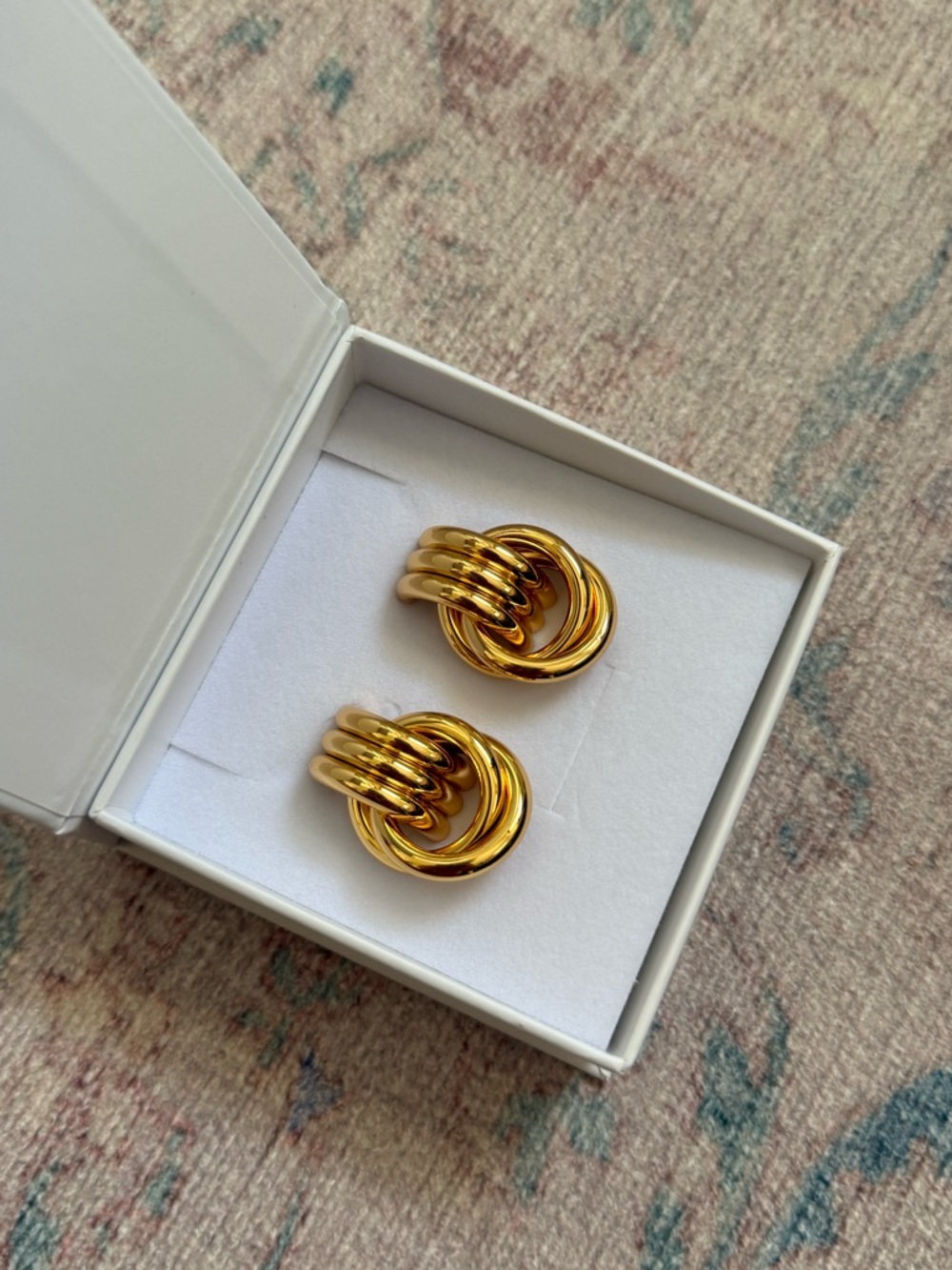 Heaven mayhem mini knot gold Earrings - Women Jewelry
